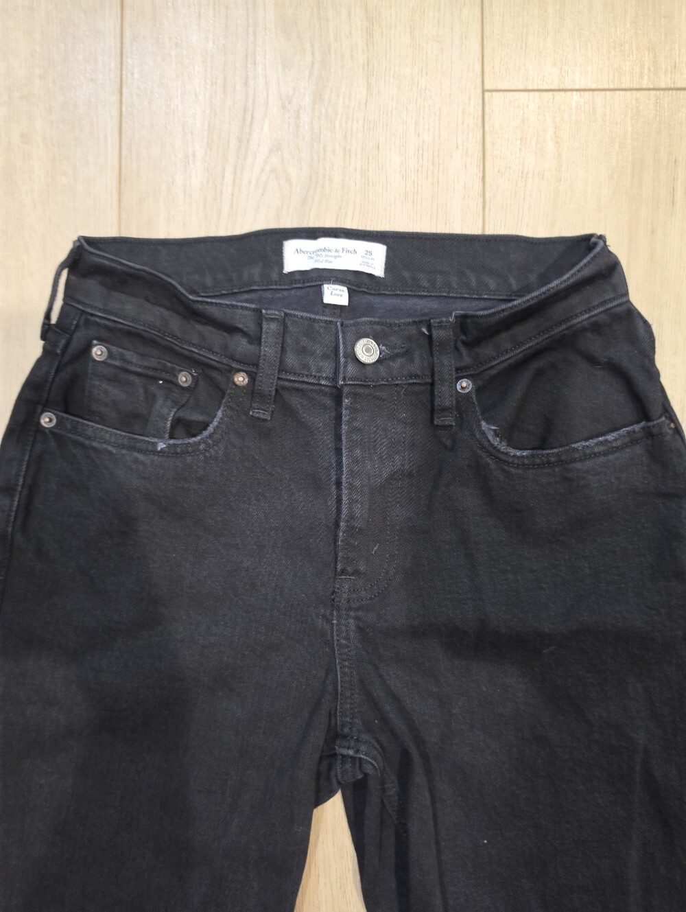 Abercrombie & Fitch Curve Love 90s Straight Mid Rise Black Jeans Size 25 - Picture 2 of 5